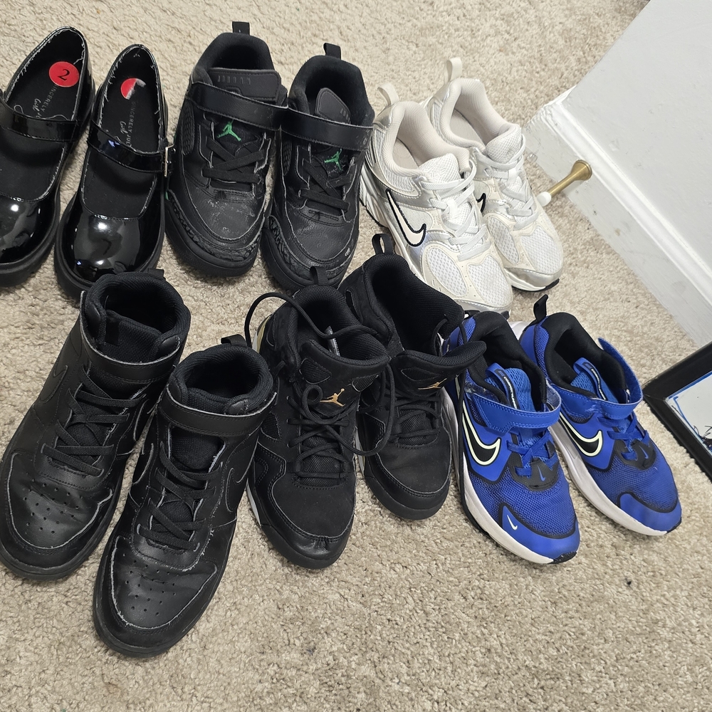 Nike Kids Athletic Shoes - Black and Blue